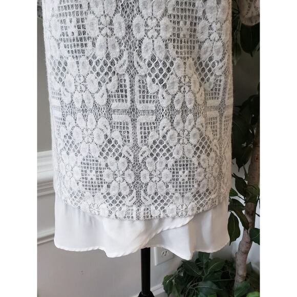 Anthropologie Pleione White Floral Nylon Round Neck Short Sleeve Blouse Large - Picture 3 of 12